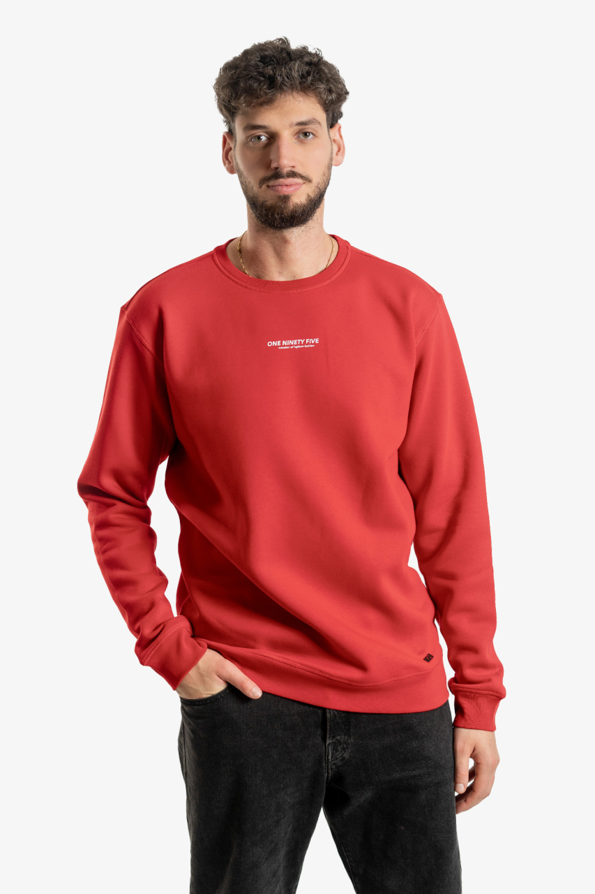 ueberlanger sweater in rot fuer Menschen ab 1,90 Meter