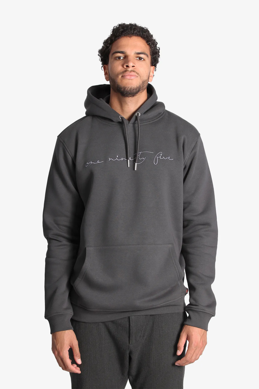 Uebergrosser Hoodie in schwarz fuer Menschen ab 1,90 Meter