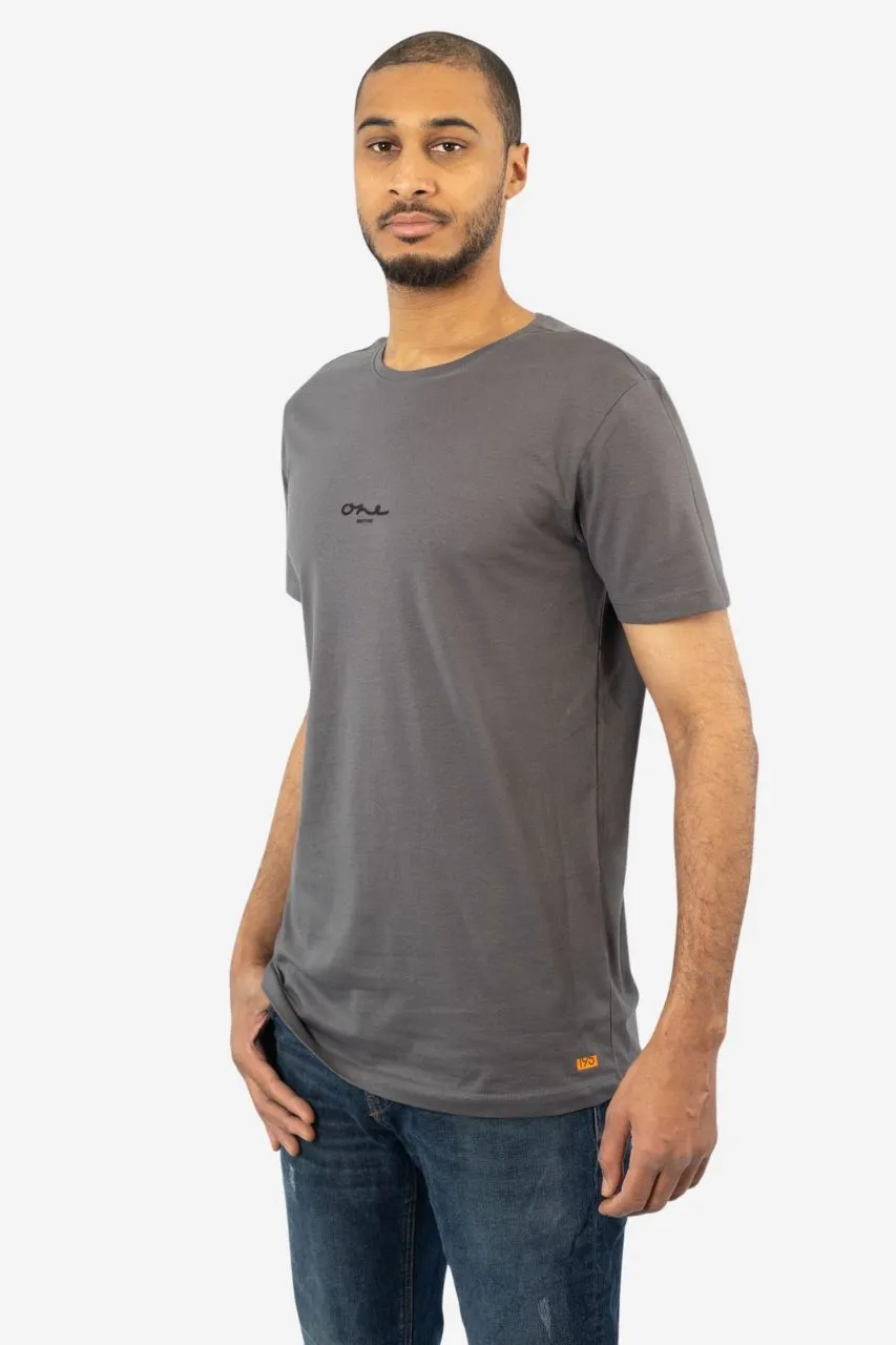 Langes T-Shirt in schwarz fuer Menschen ab 1,90 Meter